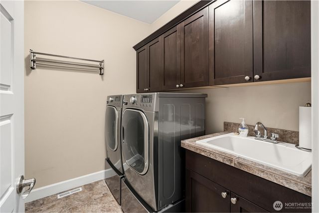 1023 4th Street, Steilacoom, WA 98388