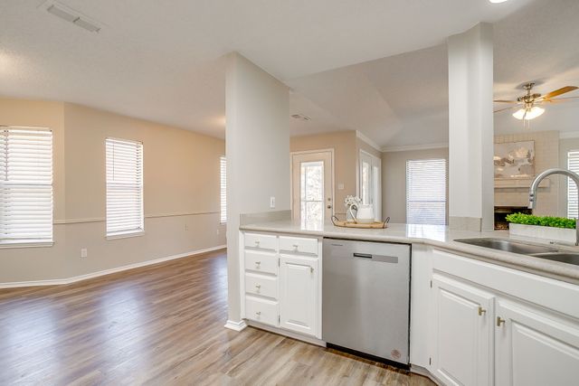 104 Sandlewood Lane, Burleson, TX 76028