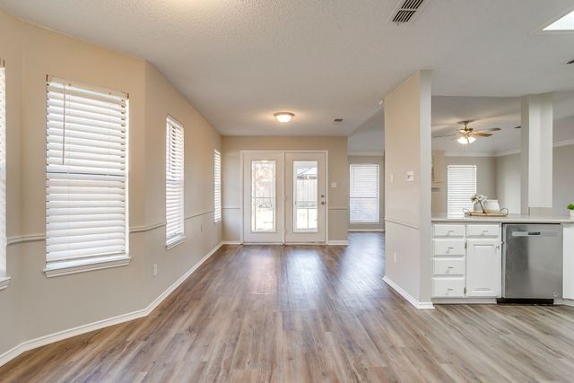 104 Sandlewood Lane, Burleson, TX 76028