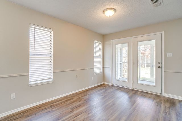 104 Sandlewood Lane, Burleson, TX 76028