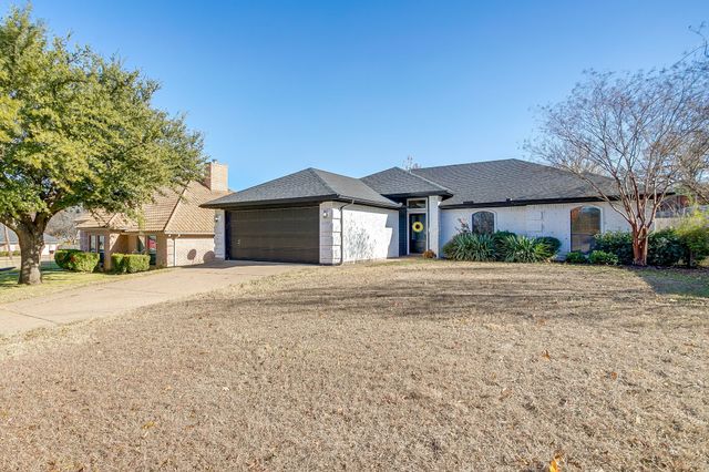 104 Sandlewood Lane, Burleson, TX 76028