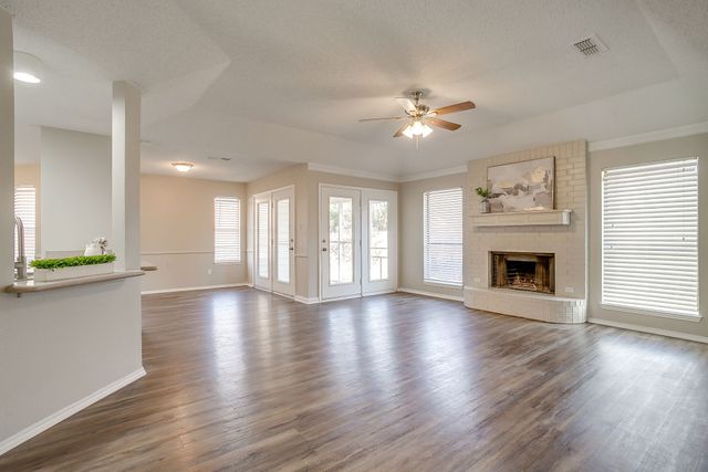 104 Sandlewood Lane, Burleson, TX 76028