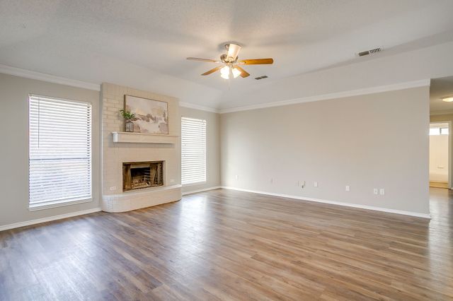 104 Sandlewood Lane, Burleson, TX 76028