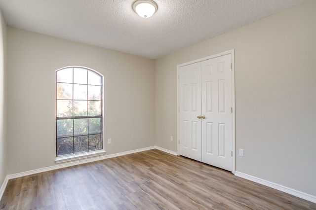 104 Sandlewood Lane, Burleson, TX 76028