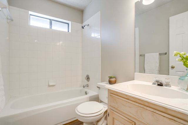 104 Sandlewood Lane, Burleson, TX 76028