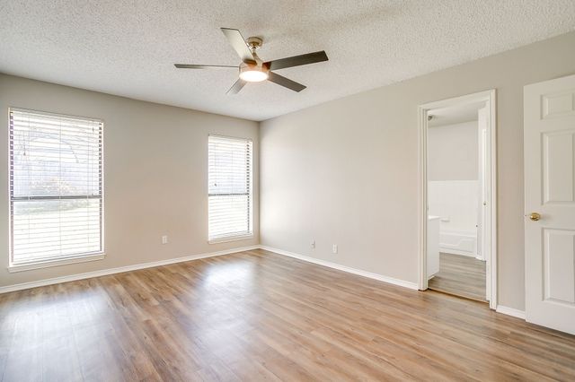 104 Sandlewood Lane, Burleson, TX 76028