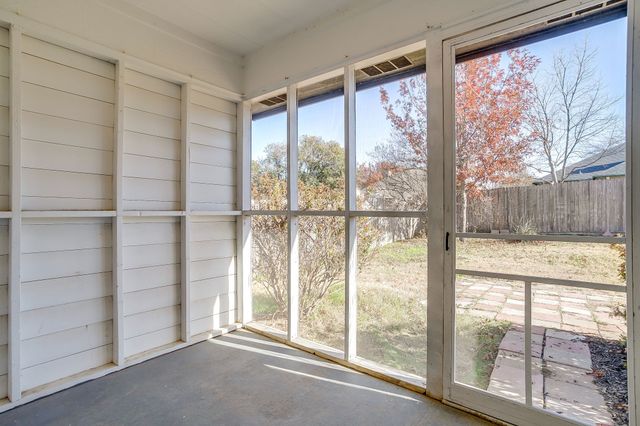 104 Sandlewood Lane, Burleson, TX 76028