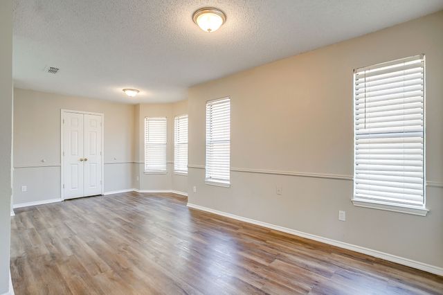 104 Sandlewood Lane, Burleson, TX 76028