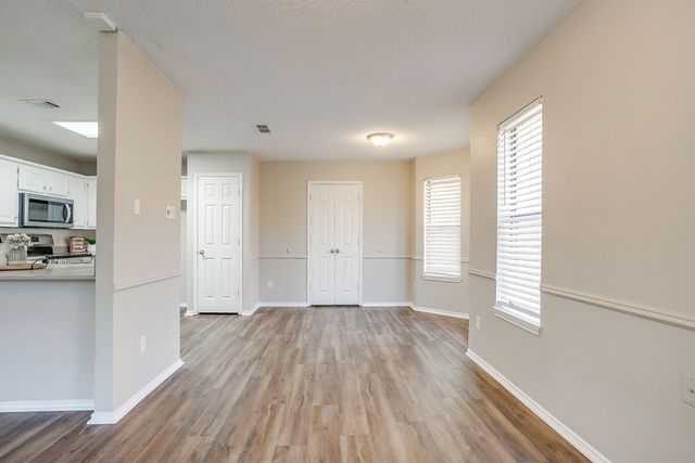 104 Sandlewood Lane, Burleson, TX 76028