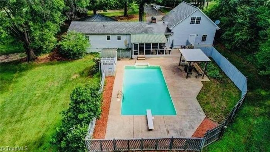 180 Sharmill Drive, Reidsville, NC 27320