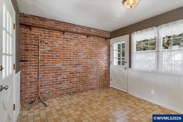 1275 Valley View Dr NW, Salem, OR 97304