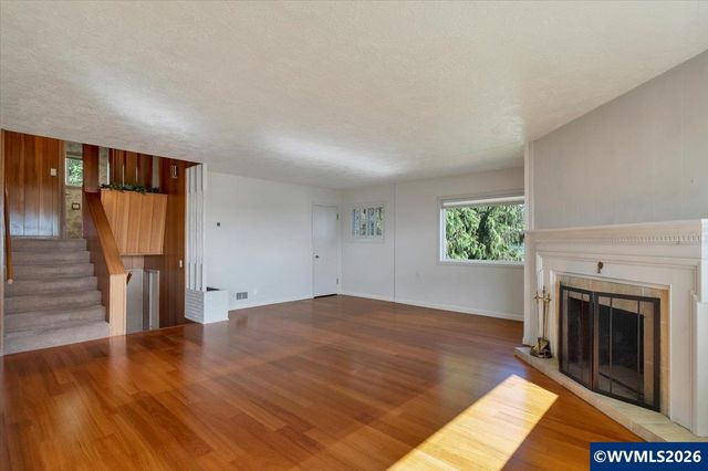 1275 Valley View Dr NW, Salem, OR 97304