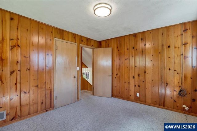 1275 Valley View Dr NW, Salem, OR 97304