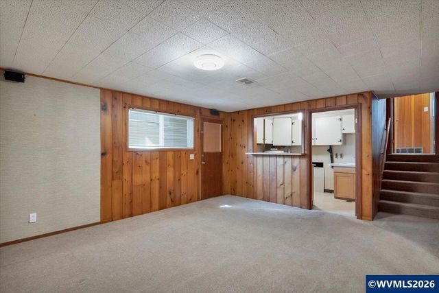 1275 Valley View Dr NW, Salem, OR 97304