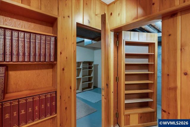 1275 Valley View Dr NW, Salem, OR 97304