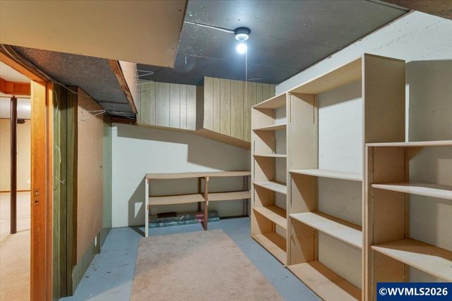 1275 Valley View Dr NW, Salem, OR 97304