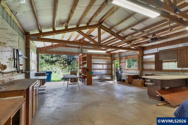 1275 Valley View Dr NW, Salem, OR 97304