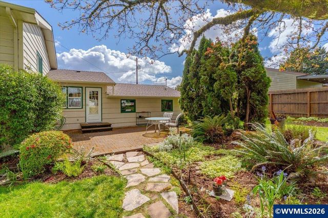 1275 Valley View Dr NW, Salem, OR 97304