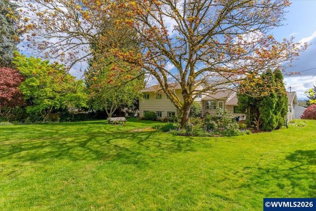 1275 Valley View Dr NW, Salem, OR 97304