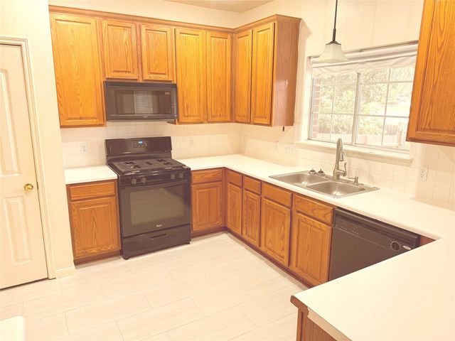 2438 Falcon DR, Round Rock, TX 78681