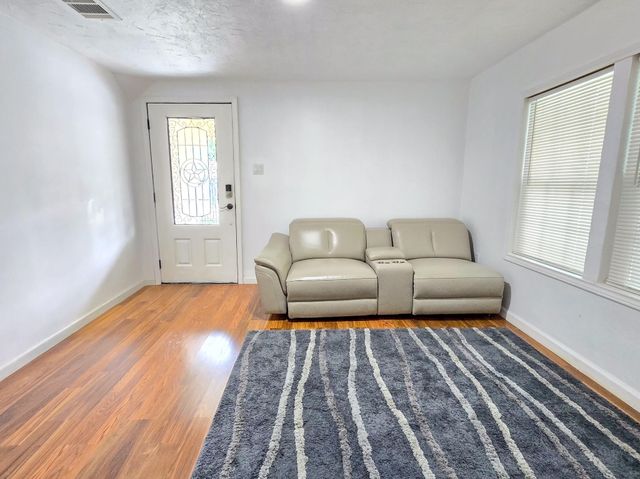 4717 Edmund Street, Houston, TX 77020