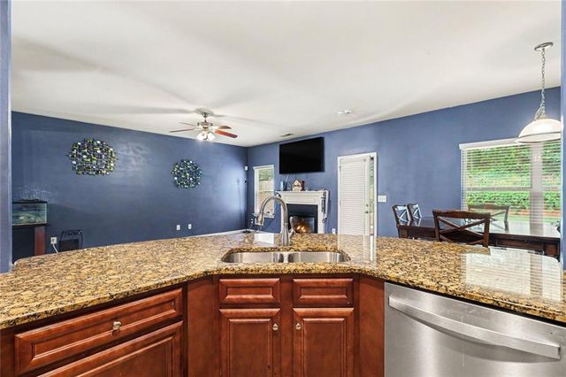 605 Stream Court, Fairburn, GA 30213