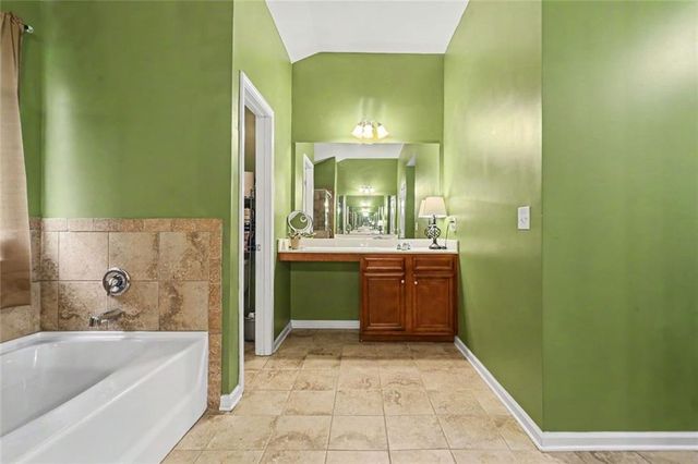 605 Stream Court, Fairburn, GA 30213
