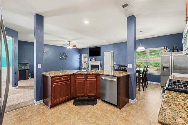 605 Stream Court, Fairburn, GA 30213