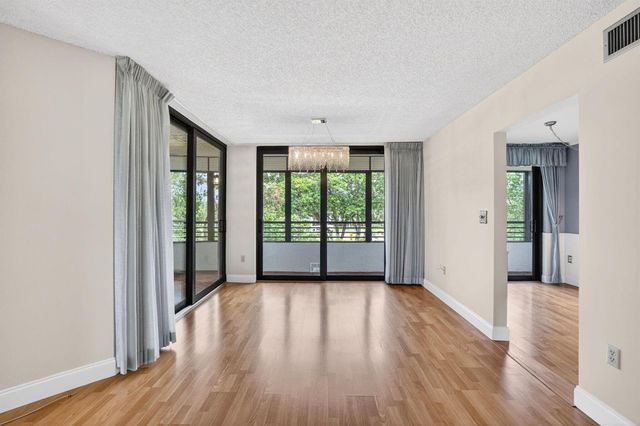 1410 Sheridan Street 19i, Hollywood, FL 33020