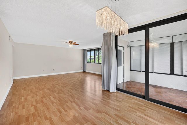 1410 Sheridan Street 19i, Hollywood, FL 33020