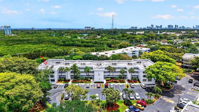 1410 Sheridan Street 19i, Hollywood, FL 33020