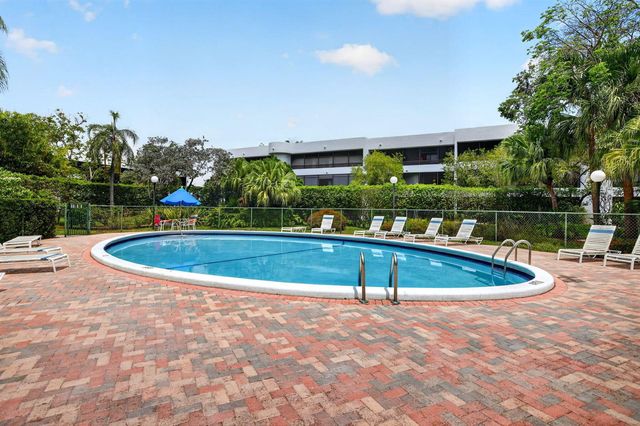 1410 Sheridan Street 19i, Hollywood, FL 33020