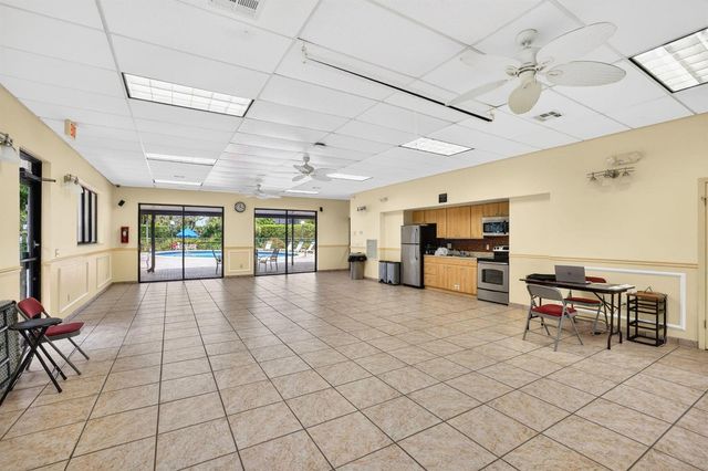 1410 Sheridan Street 19i, Hollywood, FL 33020