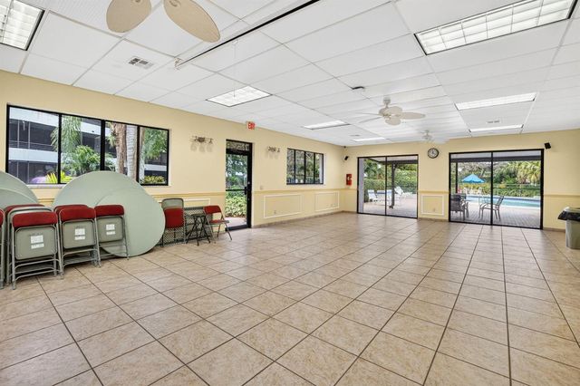 1410 Sheridan Street 19i, Hollywood, FL 33020