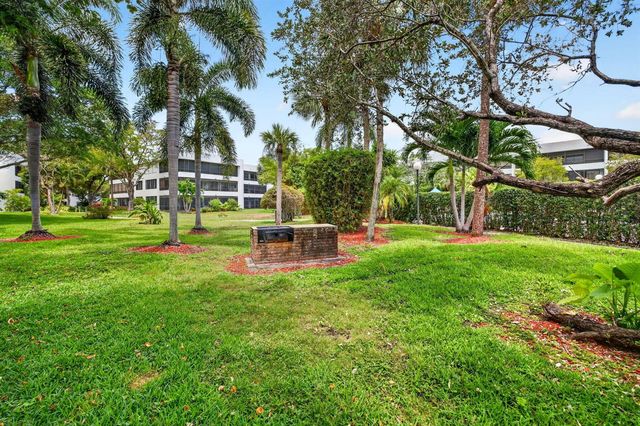 1410 Sheridan Street 19i, Hollywood, FL 33020