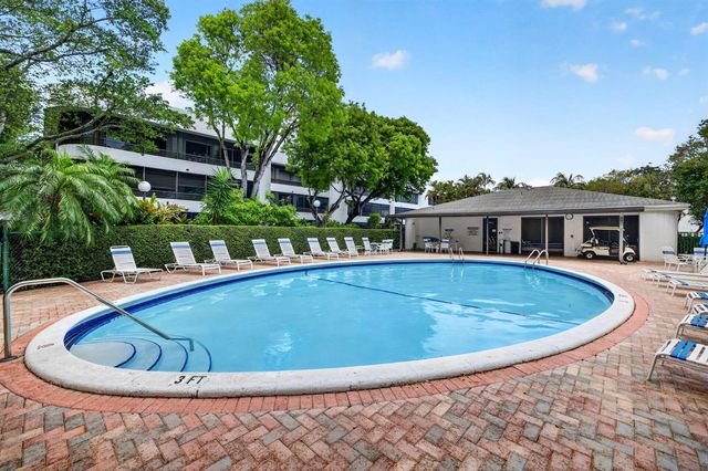 1410 Sheridan Street 19i, Hollywood, FL 33020