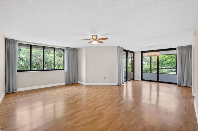 1410 Sheridan Street 19i, Hollywood, FL 33020
