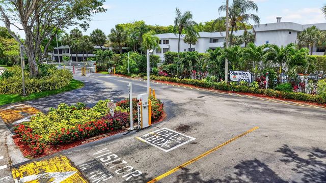 1410 Sheridan Street 19i, Hollywood, FL 33020