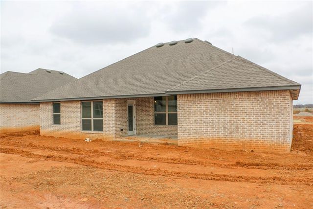 621 Trails End Drive, Shawnee, OK 74804