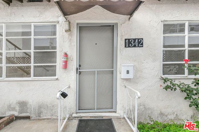 1342 Yale Street B, Santa Monica, CA 90404
