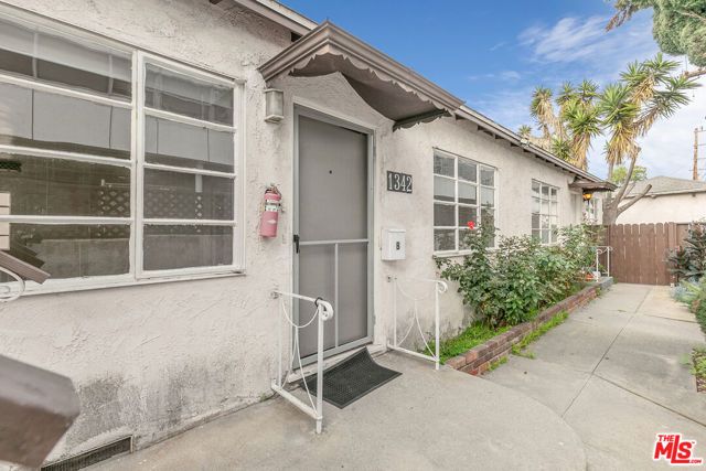 1342 Yale Street B, Santa Monica, CA 90404