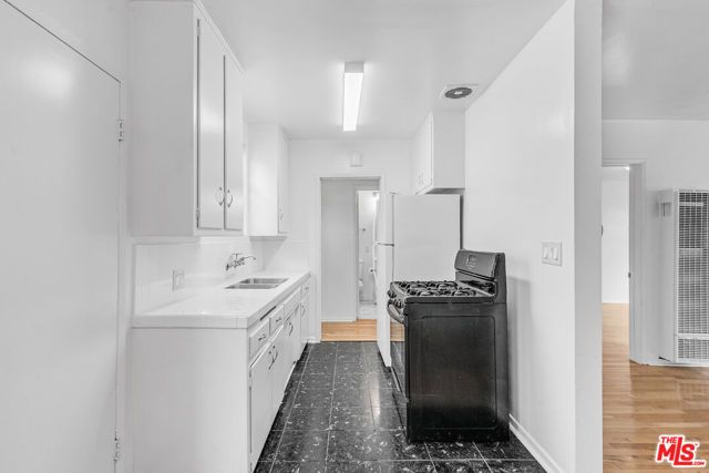 1342 Yale Street B, Santa Monica, CA 90404