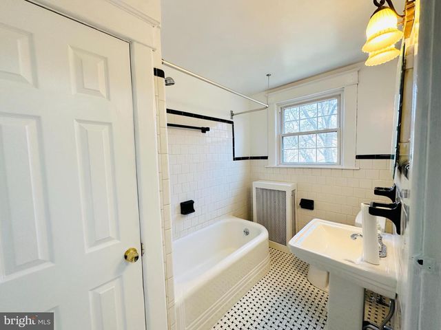 8633 FOWLER, Parkville, MD 21234