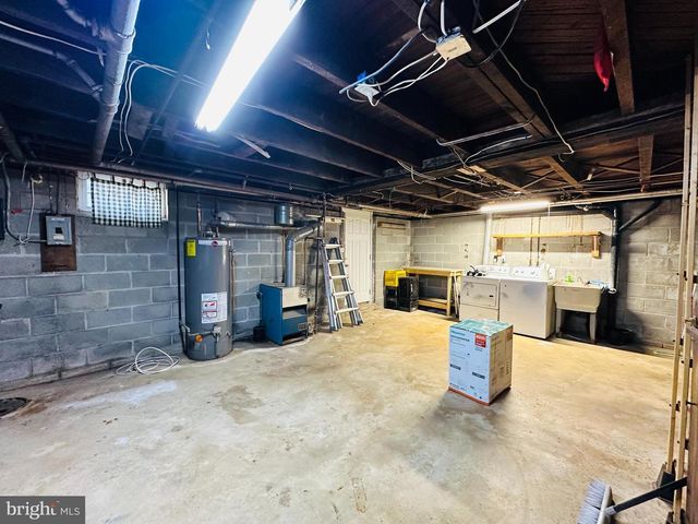 8633 FOWLER, Parkville, MD 21234