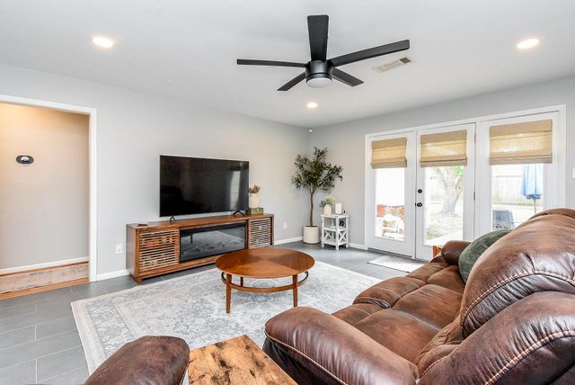 5727 Arboles Drive, Houston, TX 77035