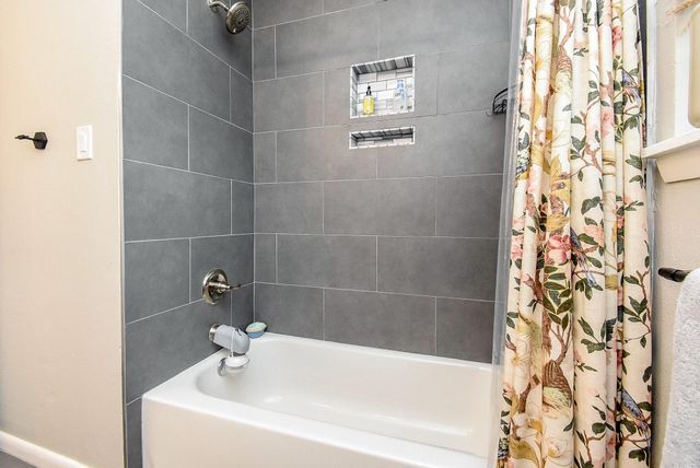 5727 Arboles Drive, Houston, TX 77035