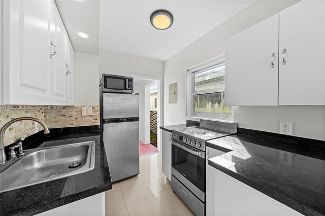 1203 Marseille Dr 21, Miami Beach, FL 33141