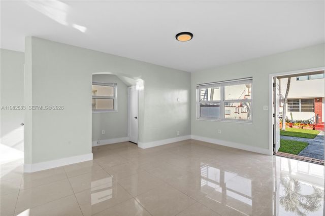 1203 Marseille Dr 21, Miami Beach, FL 33141