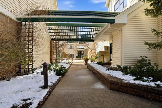 7605 Edinborough Way 6115, Edina, MN 55435