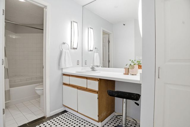 7605 Edinborough Way 6115, Edina, MN 55435